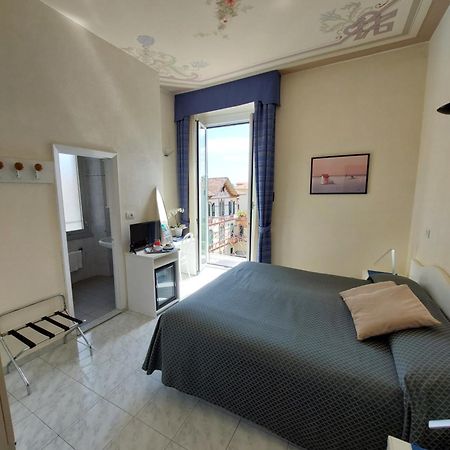 Hotel Stella Rapallo Exteriör bild