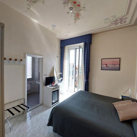 Hotel Stella Rapallo Exteriör bild