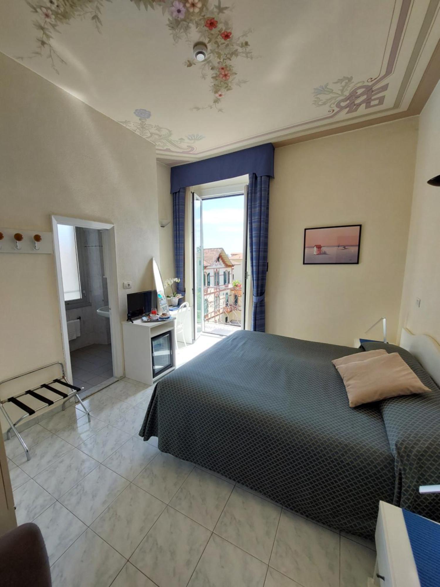 Hotel Stella Rapallo Exteriör bild