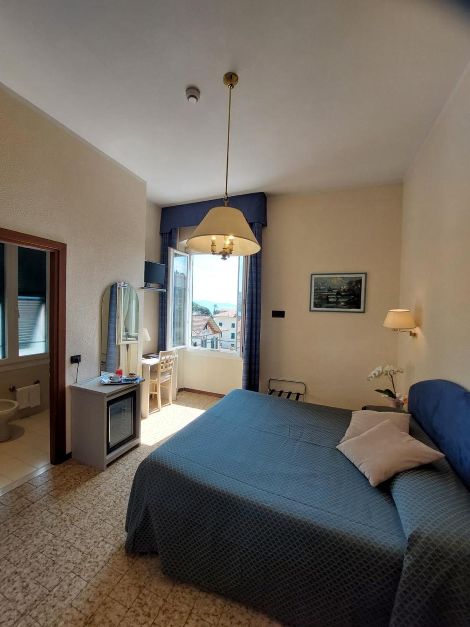 Hotel Stella Rapallo Exteriör bild